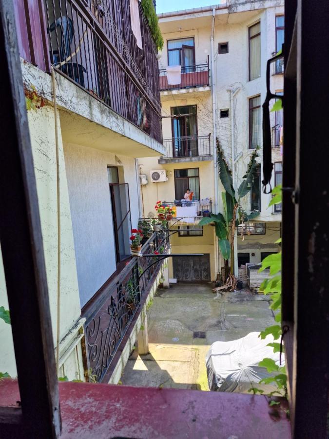 Apartment In Батуми Екстериор снимка