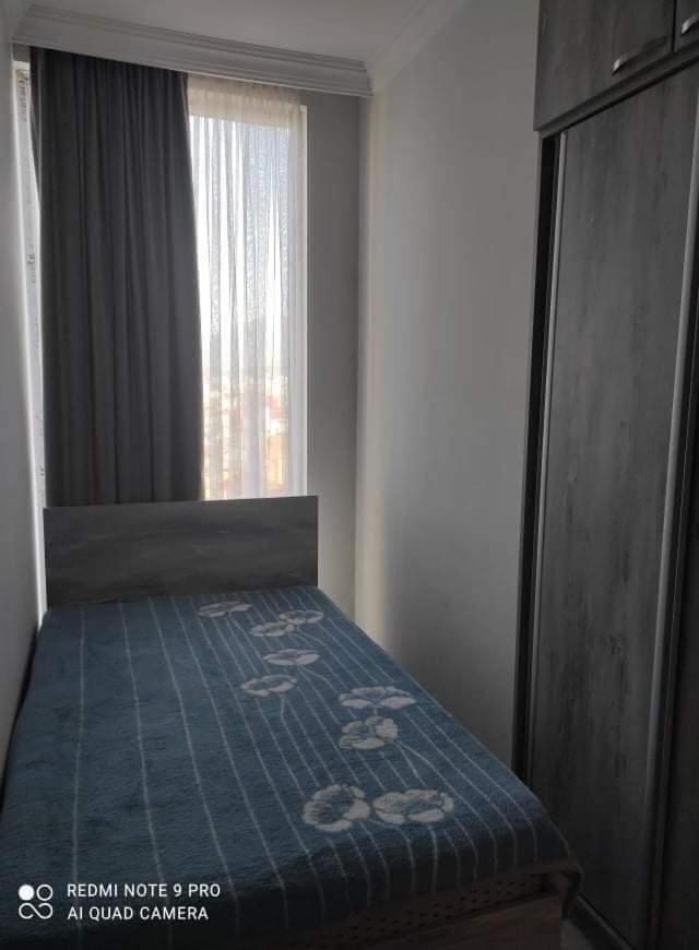 Apartment In Батуми Екстериор снимка